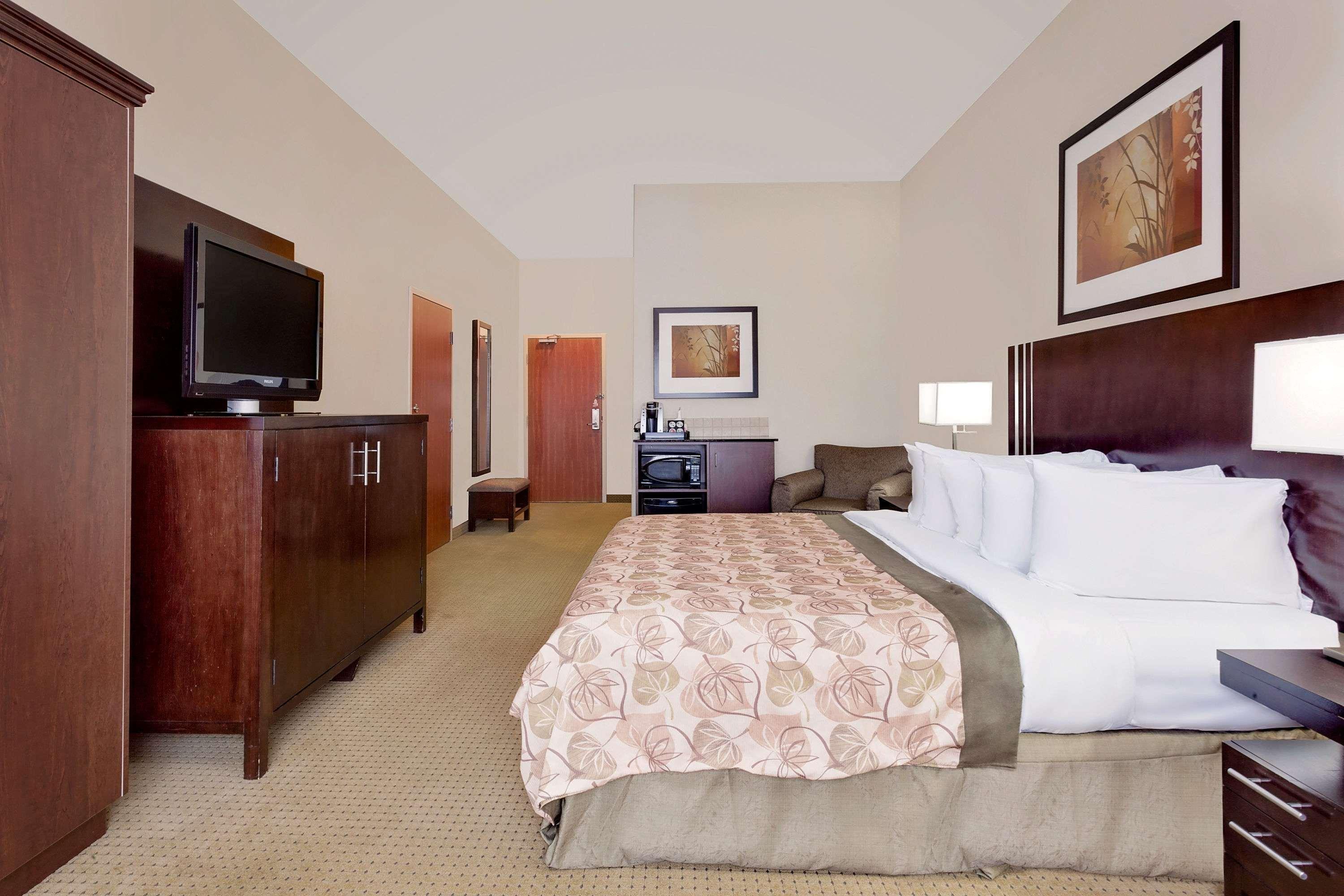 Ramada By Wyndham Lac La Biche Exterior photo